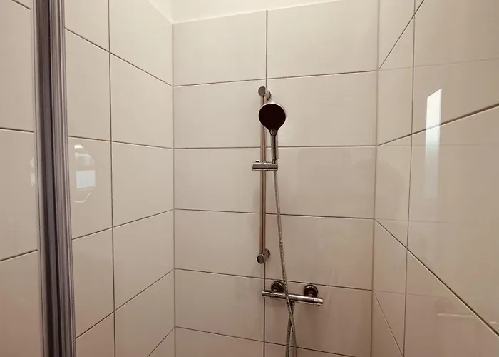 Zur Schoenen Aussicht I 35 I I Am Feld *